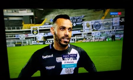 “Nunca deixei de sonhar. Sabia que era a oportunidade da minha vida”, afirma Moisés após gol contra o Santos