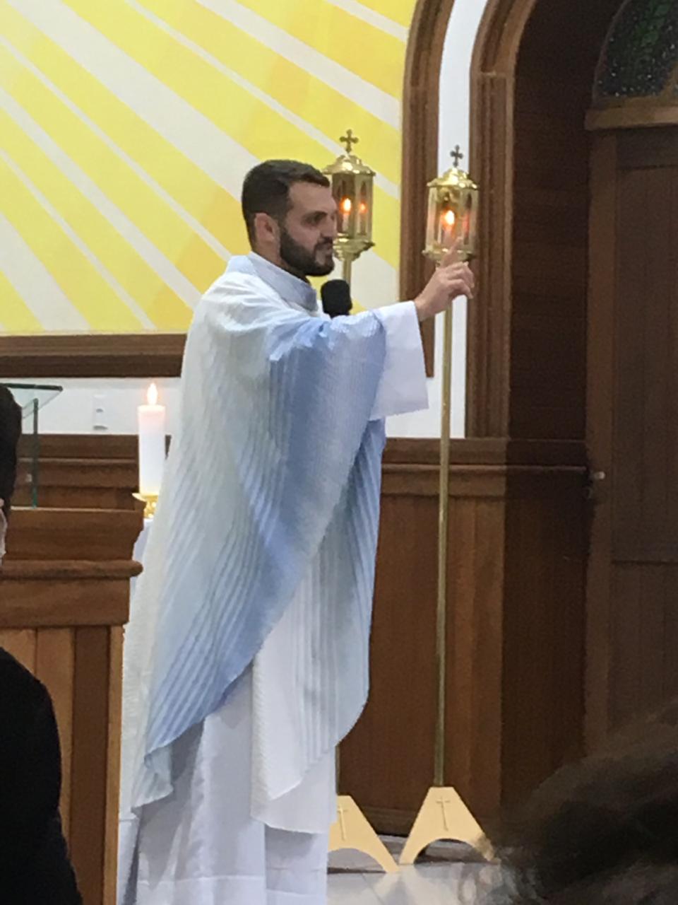 Missa celebra dia de Nossa Senhora da Glória