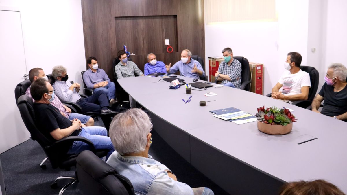 Sócios do Criciúma Shopping conhecem estrutura do Grupo EZOS