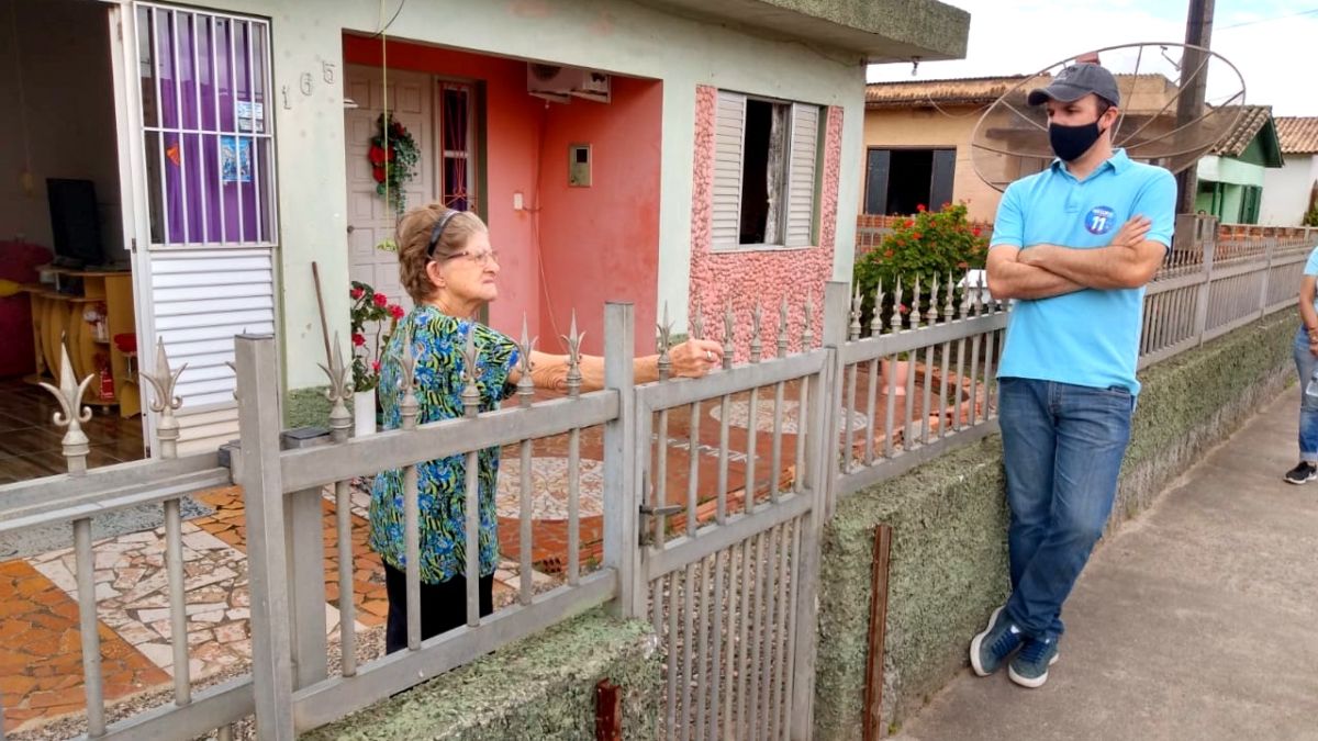 Eduardo Guollo visita Cohab, Bairro Maccari e Bairro Naspolini