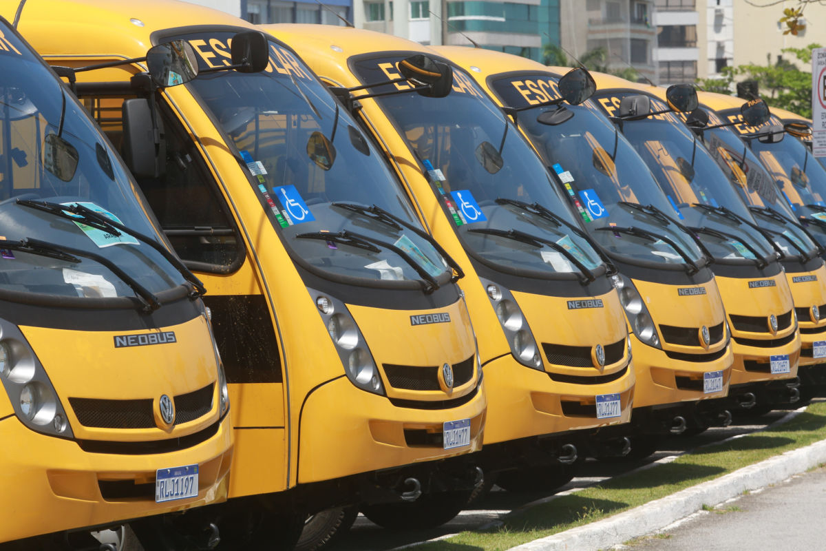 Morro da Fumaça recebe do Governo do Estado ônibus para o transporte escolar