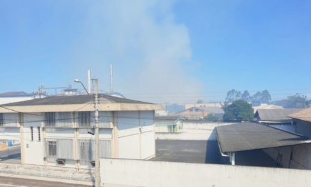 Cheiro forte de fumaça volta a incomodar moradores