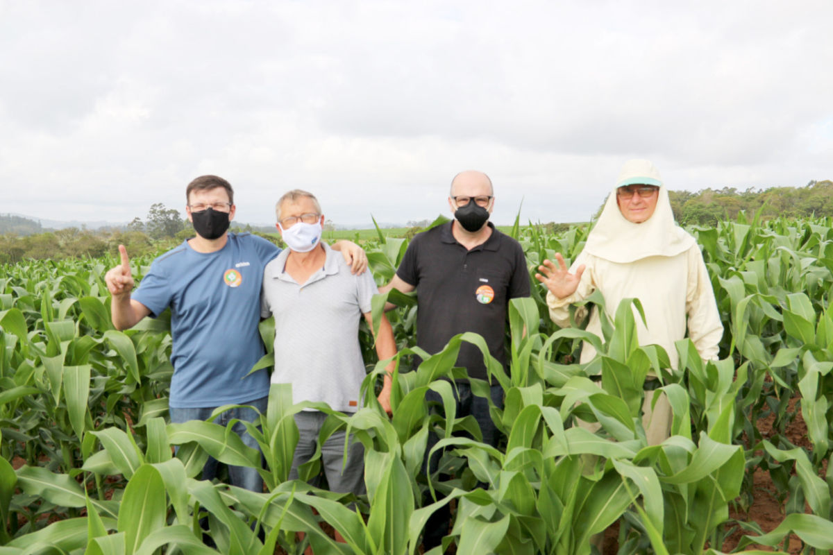 Dr. Juninho e Toninho Patricio assumem compromissos com os agricultores