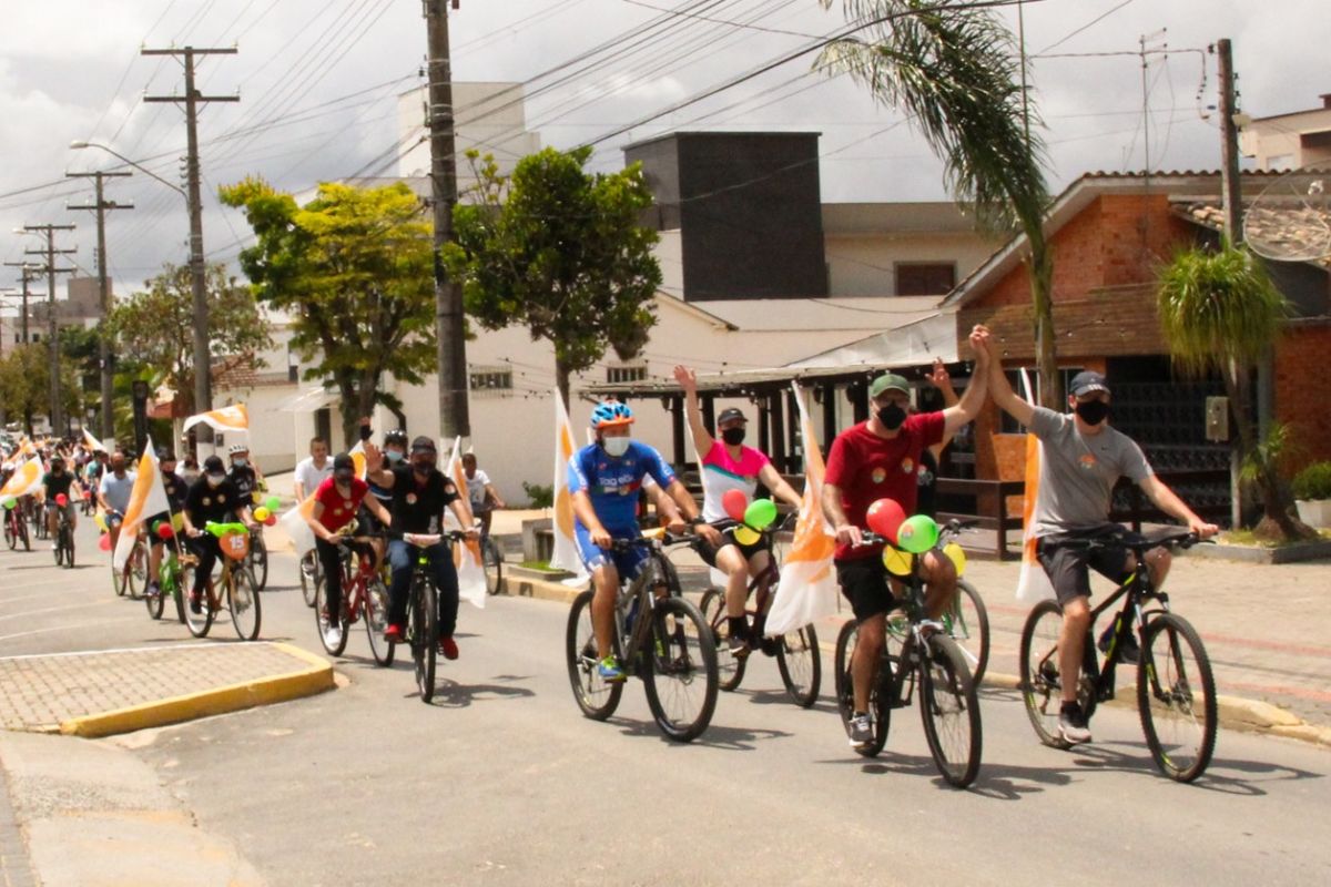 Com passeio ciclístico, Dr. Juninho lança proposta de mobilidade urbana