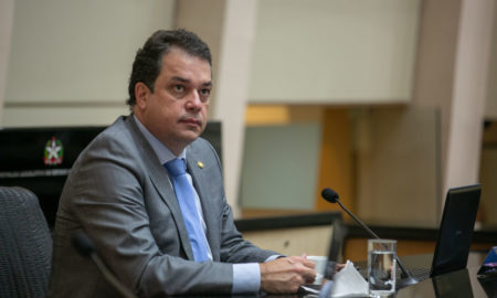 Deputado Minotto comemora edital para obras na SC-442