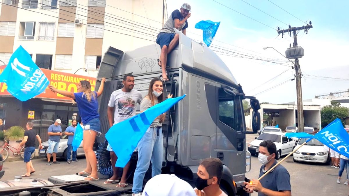 Festa da vitória acontece na Rua 20 de Maio, no centro