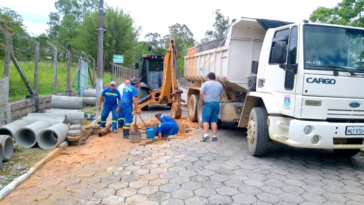 Rompimento de tubulação pode afetar abastecimento de água