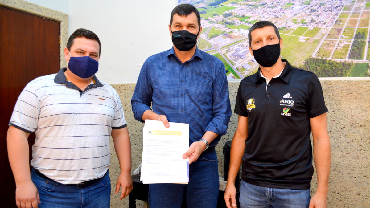 Morro da Fumaça é o primeiro município a assinar contrato com o Anjos do Futsal para 2021