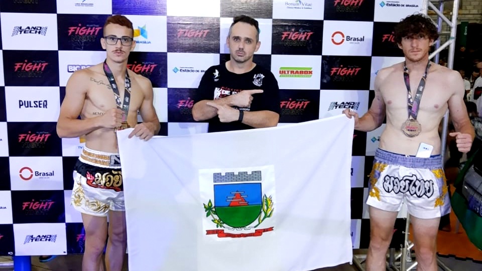 Atletas fumacenses de Muaythai vencem lutas em campeonato disputado em Brasília