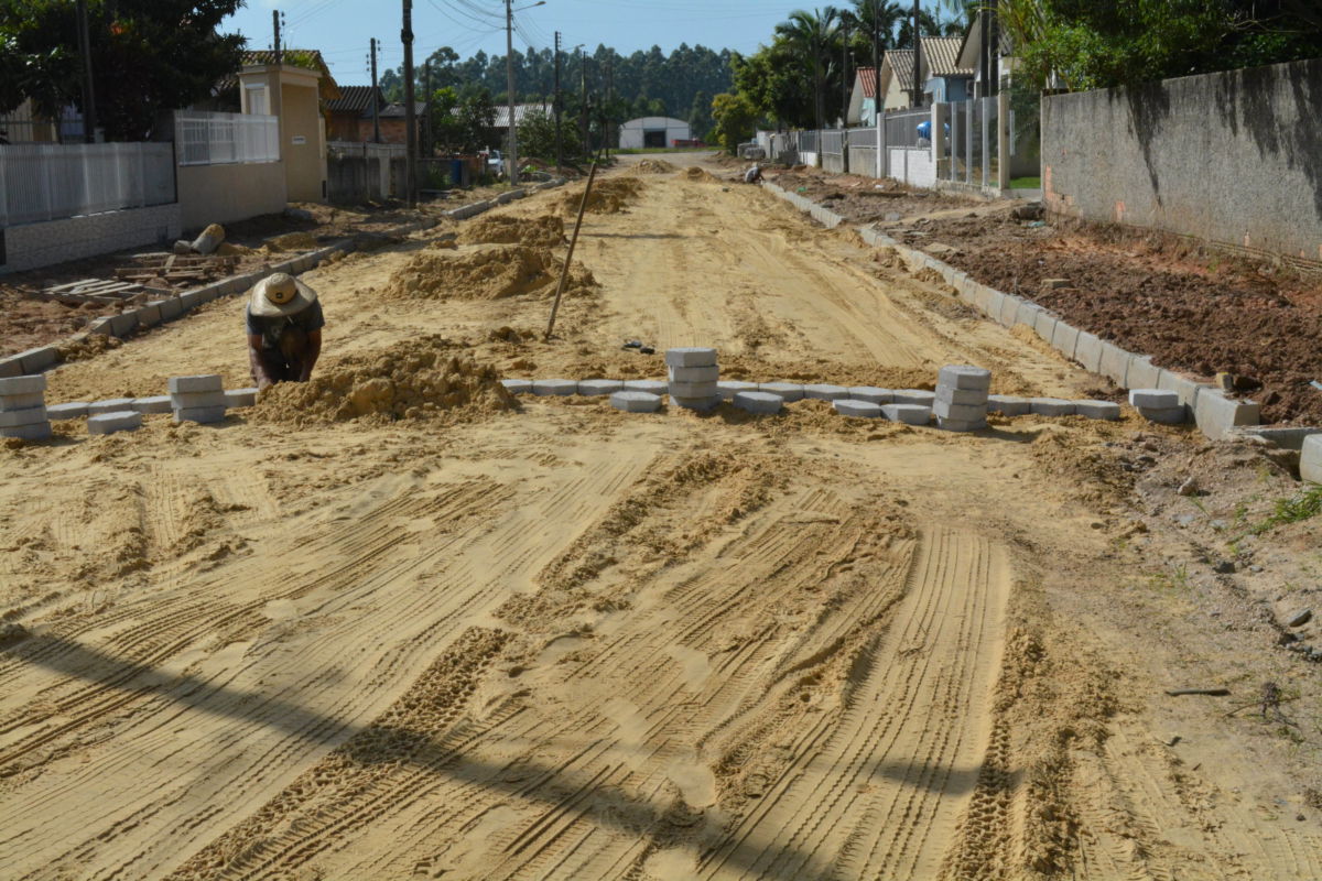 Bairro Capelinha recebe novas pavimentações