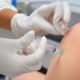 Covid-19: Segunda dose da vacina começa a ser aplicada nos profissionais da saúde