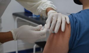 Unidade de Saúde Alfredo Valsechi aberta até às 16h para vacinação da Covid-19