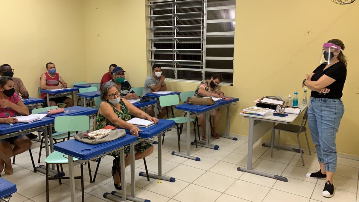 Morro da Fumaça retoma Classe de Alfabetização de Jovens e Adultos