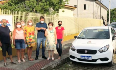 Deputado Ricardo Guidi entrega veículo novo para a Apae de Morro da Fumaça