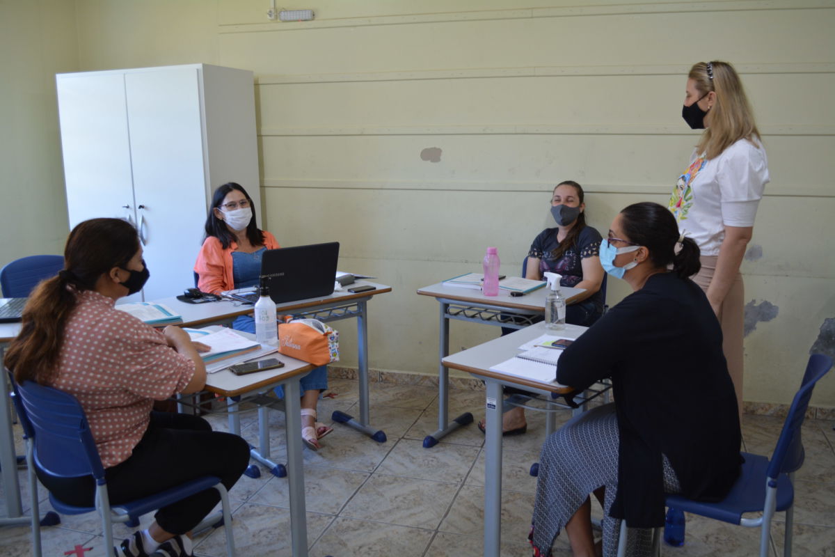 Secretaria de Educação de Morro da Fumaça faz a reorganização curricular