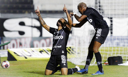 Moisés Vieira marca na goleada da Ponte Preta sobre o Santos