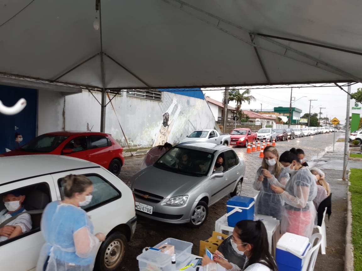 Covid-19: Morro da Fumaça realiza drive-thru para aplicação da segunda dose da vacina