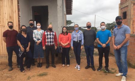 Vereadores e Observatório Social realizam visita técnica nas obras das casas populares