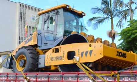 Morro da Fumaça passa a contar com rolo compactador