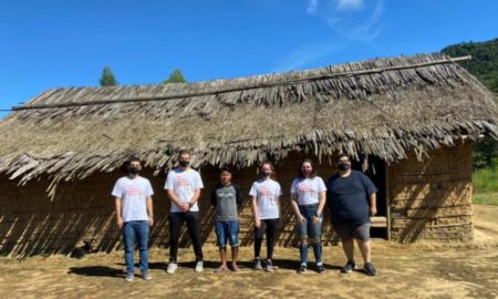 Estudantes da Unesc entregam doações para aldeia indígena