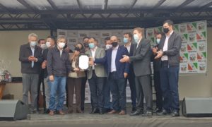 Noi Coral: Assinatura da Ordem de Serviço da SC-442 é “Grande presente de aniversário para Morro da Fumaça”