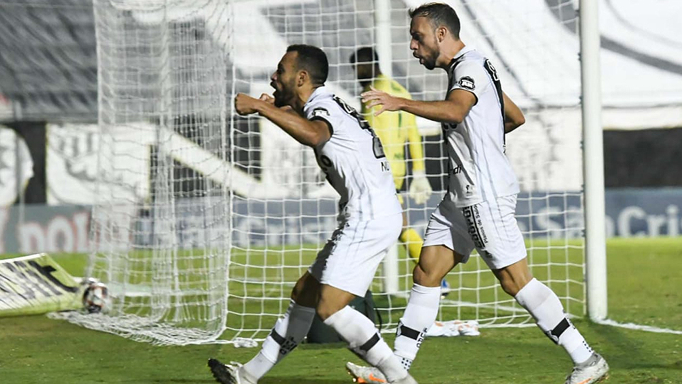 Moisés Vieira brilha, marca dois gols e garante vitória para a Ponte Preta