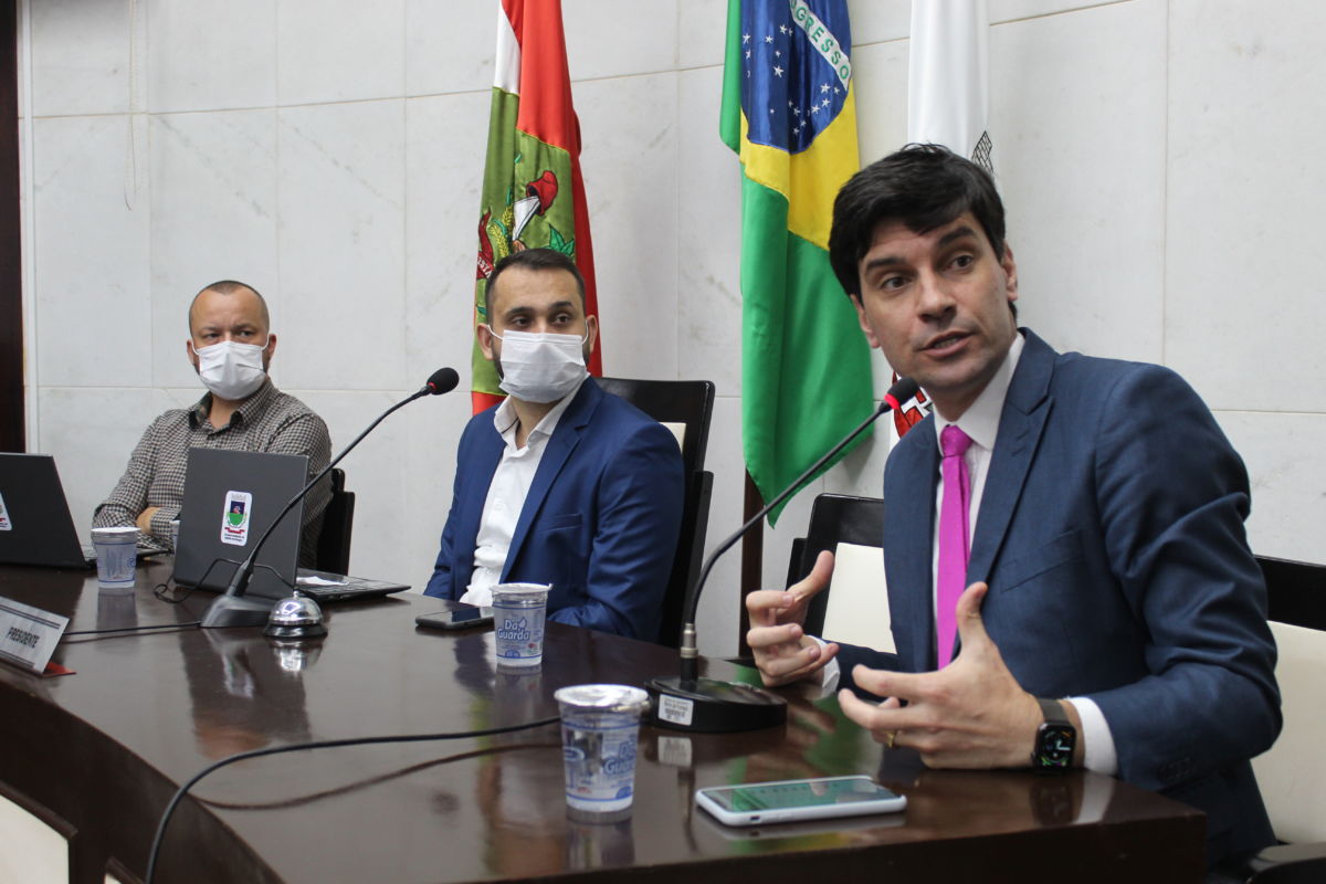 Delegado da comarca explana demandas de Morro da Fumaça na Câmara de Vereadores