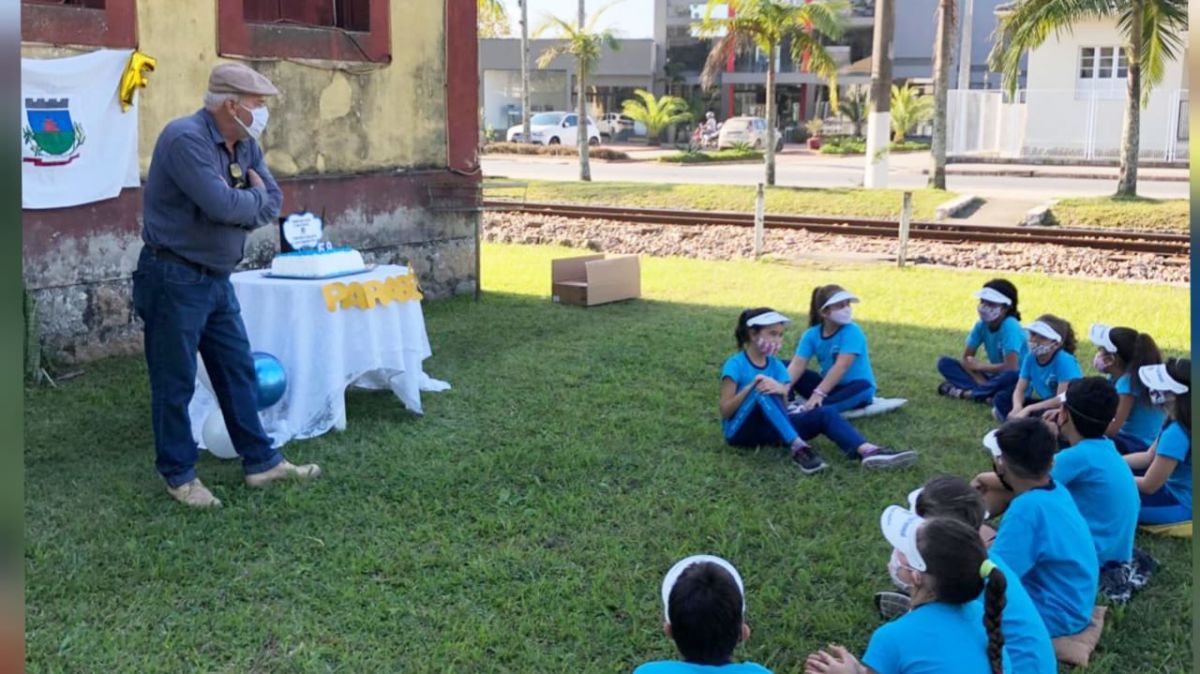 Alunos comemoram colonização de Estação Cocal