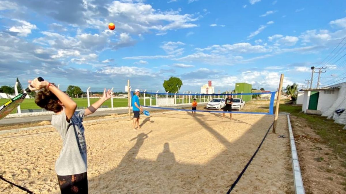 Morro da Fumaça conta com quadra de Beach Tennis