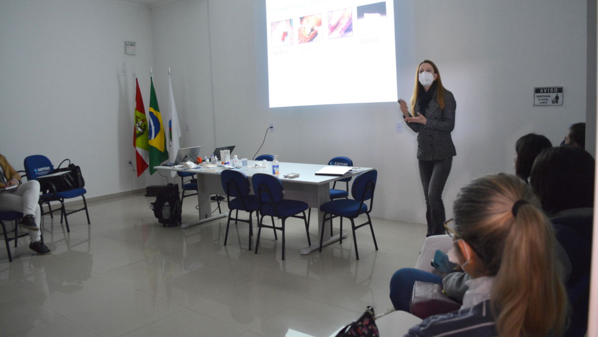 Tratamento de feridas é tema de capacitação em Morro da Fumaça