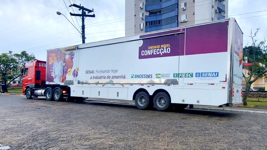 Escola Móvel do Senai chega a Morro da Fumaça