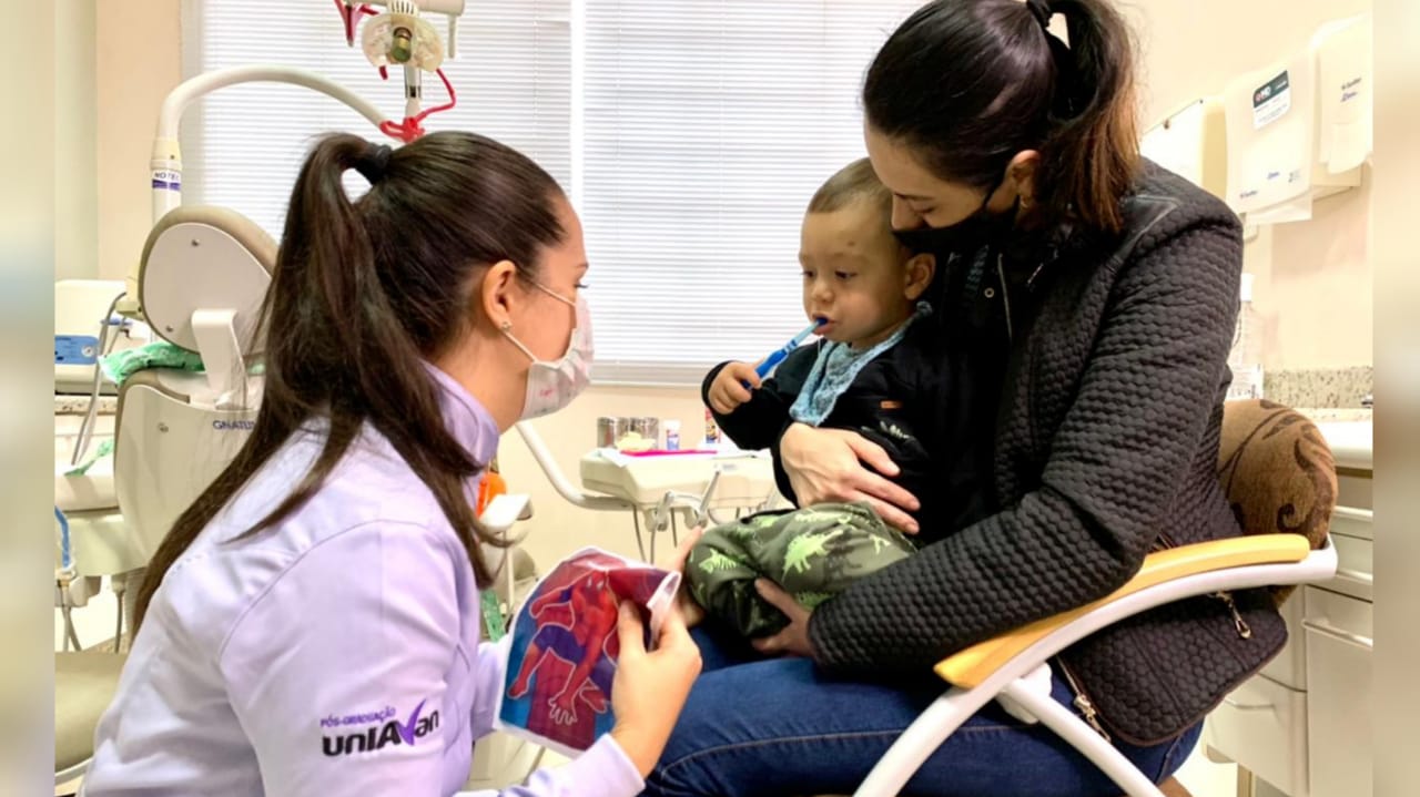 Quando devo levar meu filho ao dentista pela primeira vez?