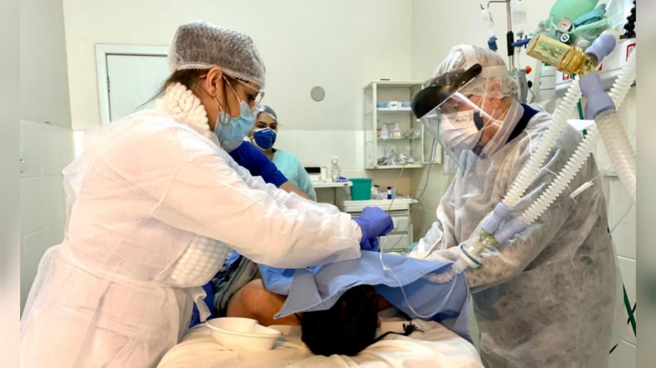 Intubações de jovens por Covid-19 crescem no Hospital São Roque