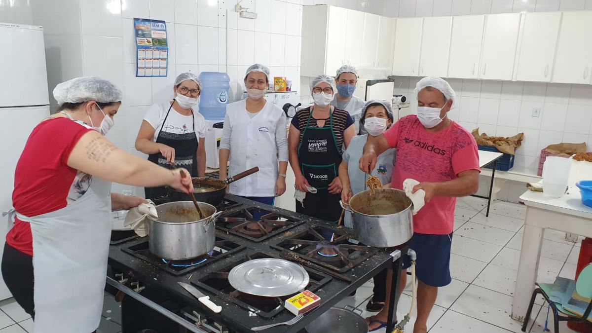 Escola Pietro Maccari realiza 1ª Festa Junina Drive Thru