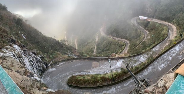 Congelamento das pistas mantém bloqueio na Serra do Rio do Rastro