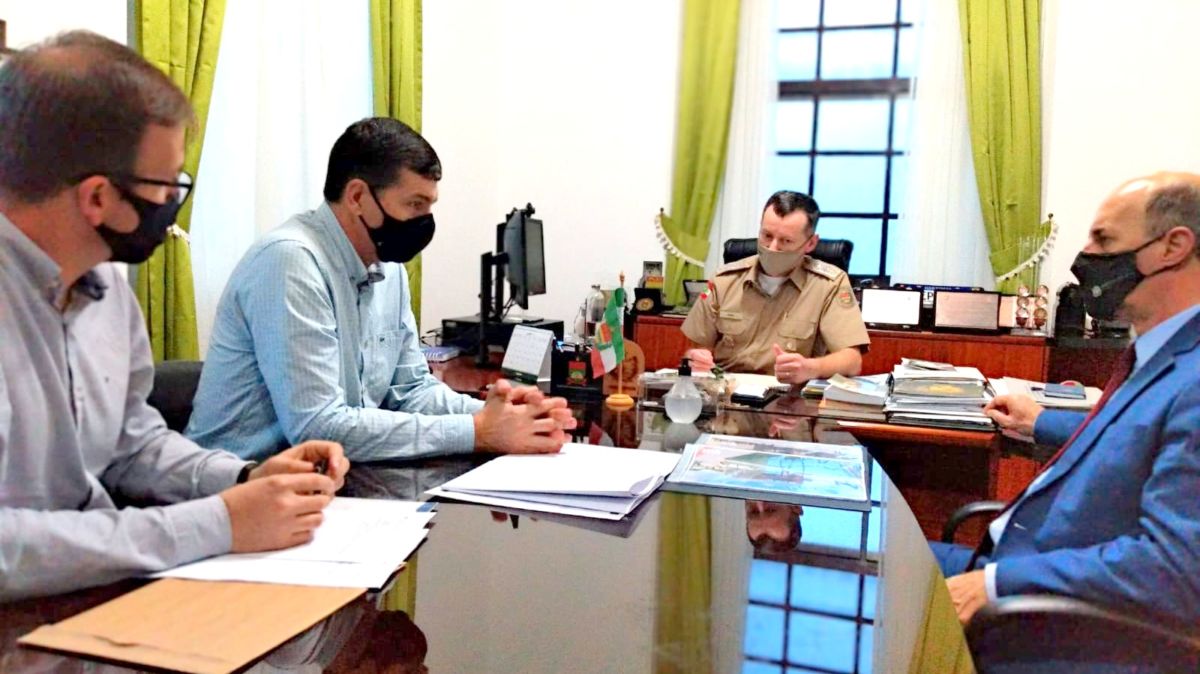 Noi e Eduardo articulam construção de quartel da Polícia Militar