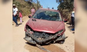 Motorista fica ferido após capotamento no Bairro Barracão