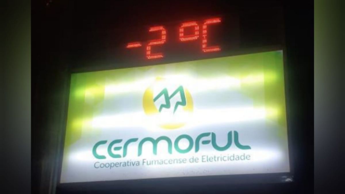 Termômetro de rua marca temperatura negativa em Morro da Fumaça