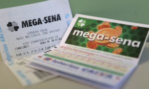 Ninguém acerta a Mega-Sena e prêmio acumula em R$ 120 milhões