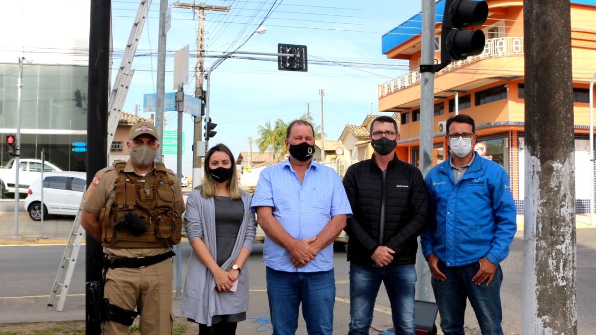 Polícia Militar de Morro da Fumaça recebe doação de câmeras de monitoramento da Cermoful