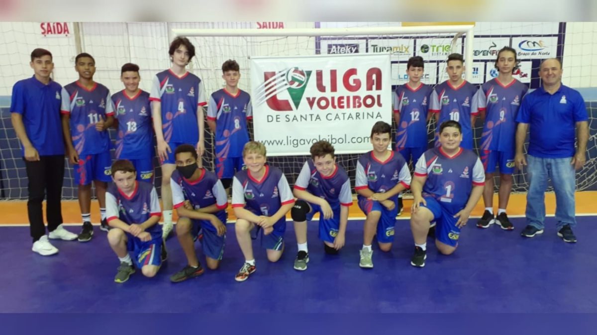 Sub-14 de Morro da Fumaça disputa etapa da Liga de Vôlei