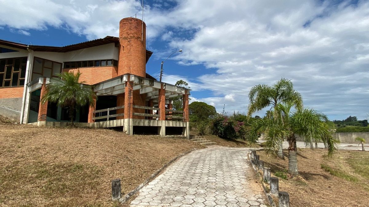 Governo Municipal inicia projeto de reestruturação da Sociedade Morro da Fumaça Clube