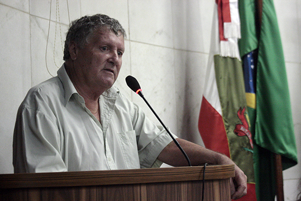 Ademar Bertan é homenageado com honraria pelo Legislativo de Morro da Fumaça