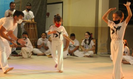 Alunos da oficina de Capoeira recebem graduação em Morro da Fumaça