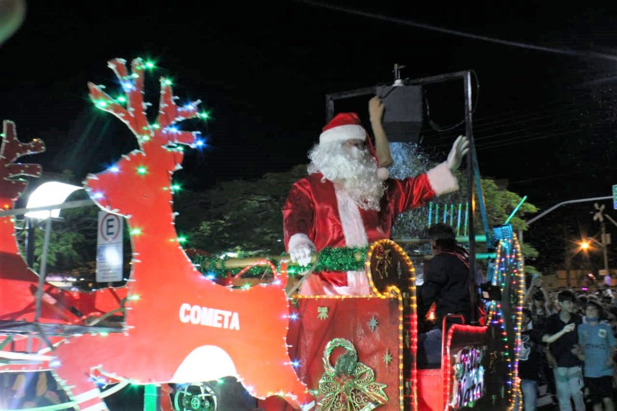 Caravana do Papai Noel visita Estação Cocal