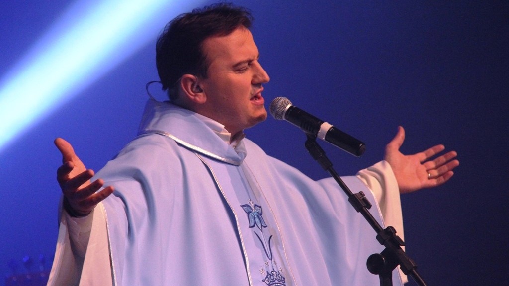 Natal Cermoful apresenta show nacional com padre Ezequiel Dal Pozzo