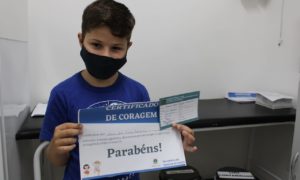 Covid-19: Crianças vacinadas em Morro da Fumaça recebem o “Certificado de Coragem”