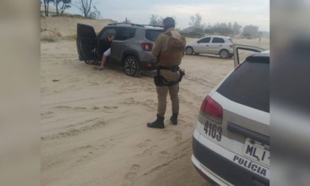 Veículos na orla são multados no Balneário Esplanada