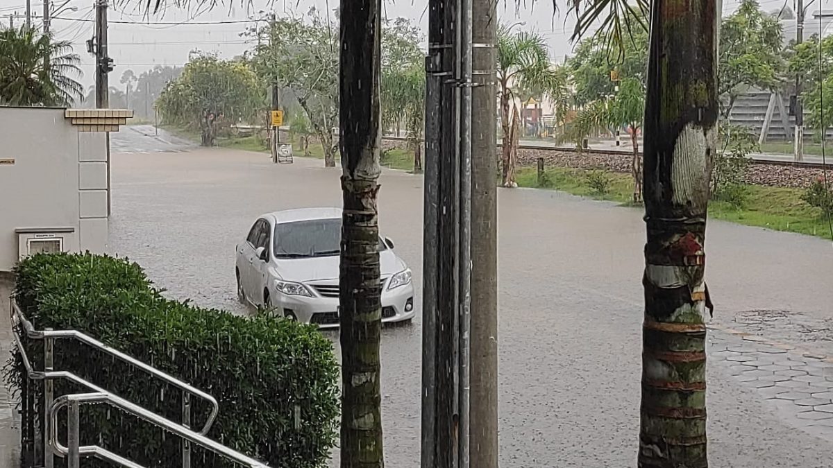 Temporal causa alagamentos em Morro da Fumaça