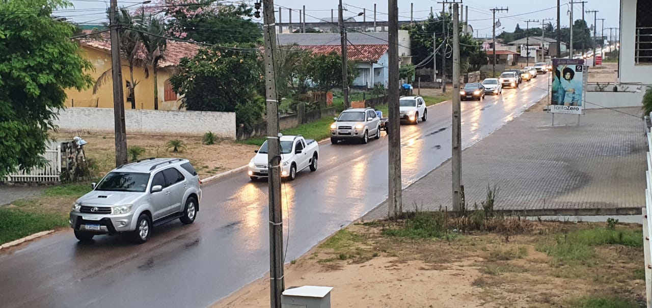 Domingo de fila na volta do Balneário Esplanada